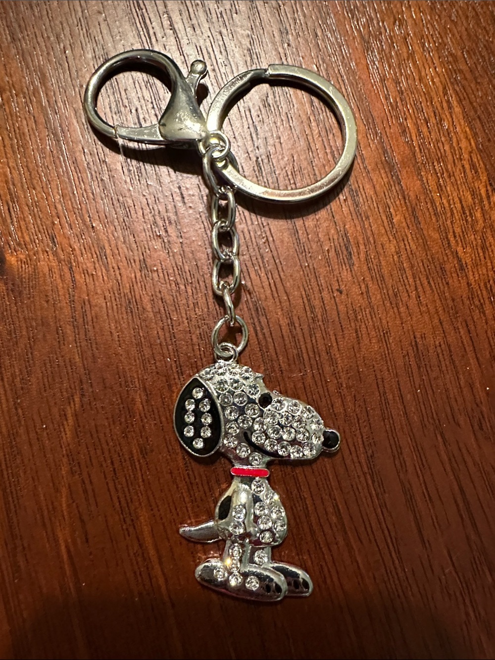Fashion Jewelry Silver Crystal Dog Keychain with Black and Red Accents